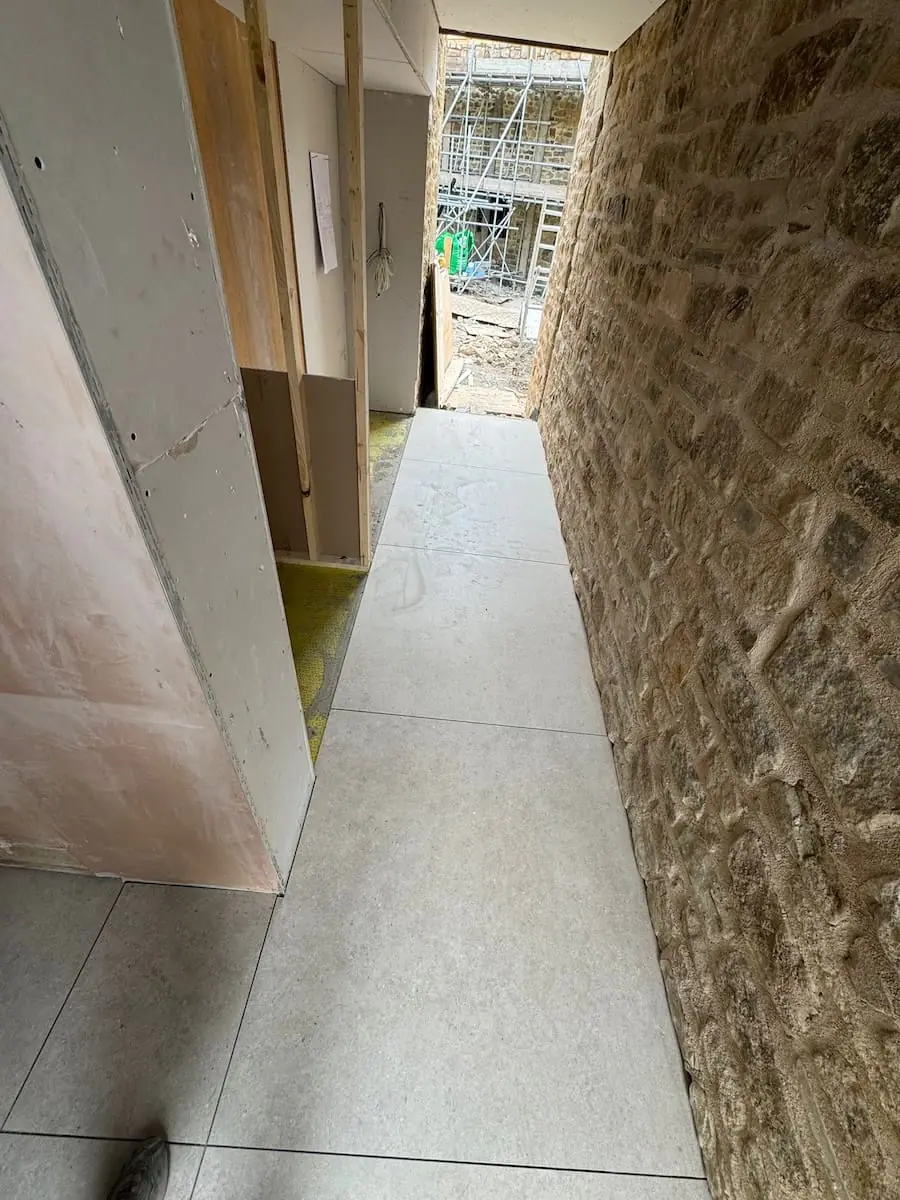 Springwood, inside and out: photo 11 of 18